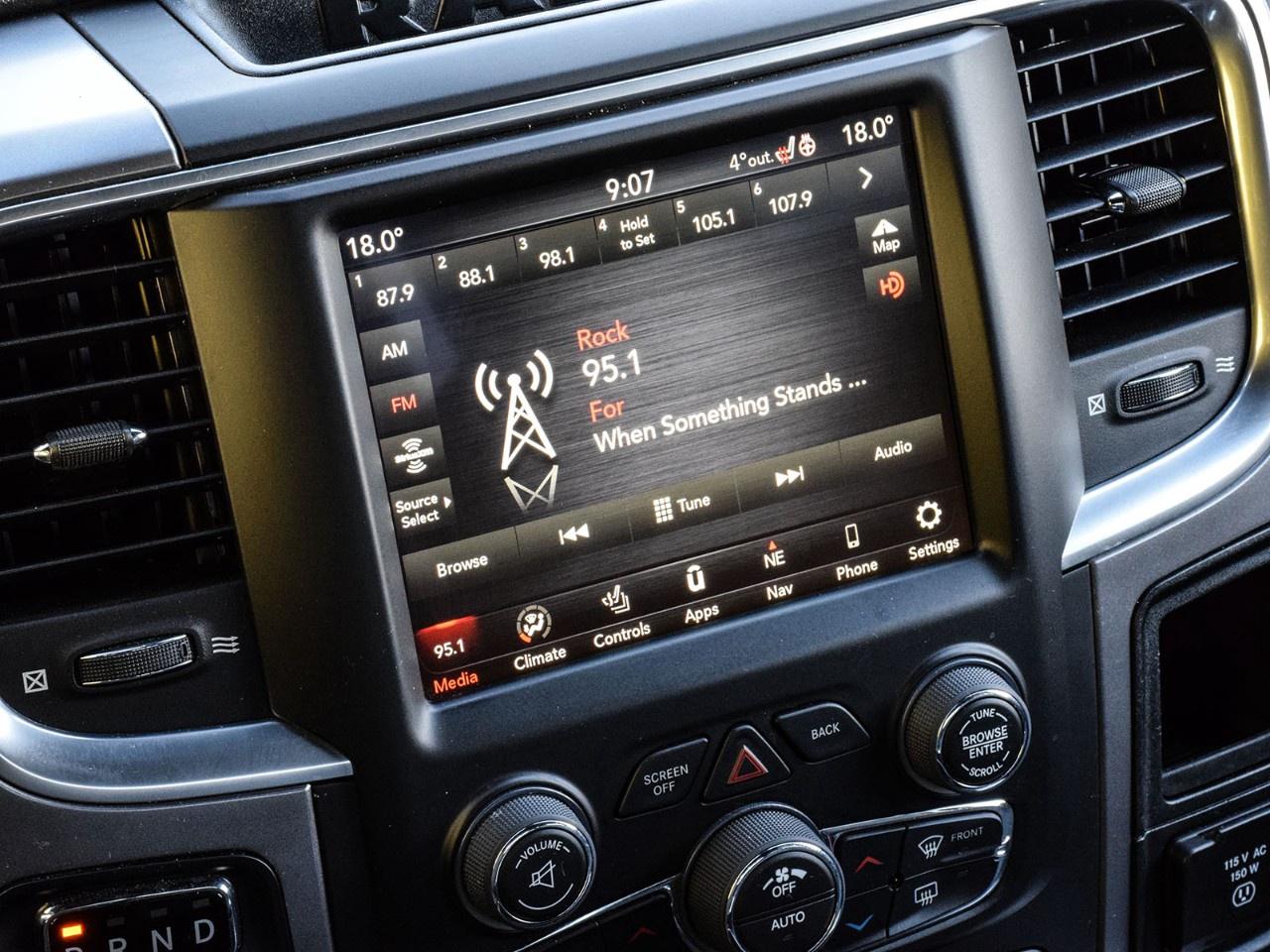 2023 RAM 1500 Classic WARLOCK 4X4 CREW CAB 5'7" BOX Photo