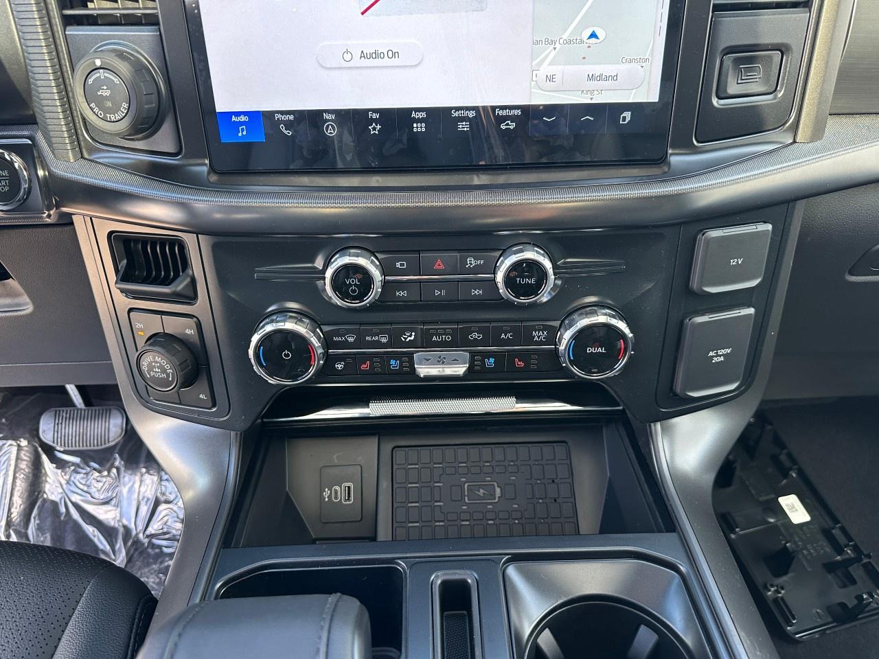 2025 Ford F-150 Lariat 4WD SuperCrew 5.5' Box Photo