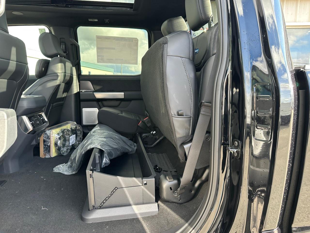 2026 Ford F-250 Super Duty SRW PLATINUM 4WD CREW CAB 6.75' BOX Photo