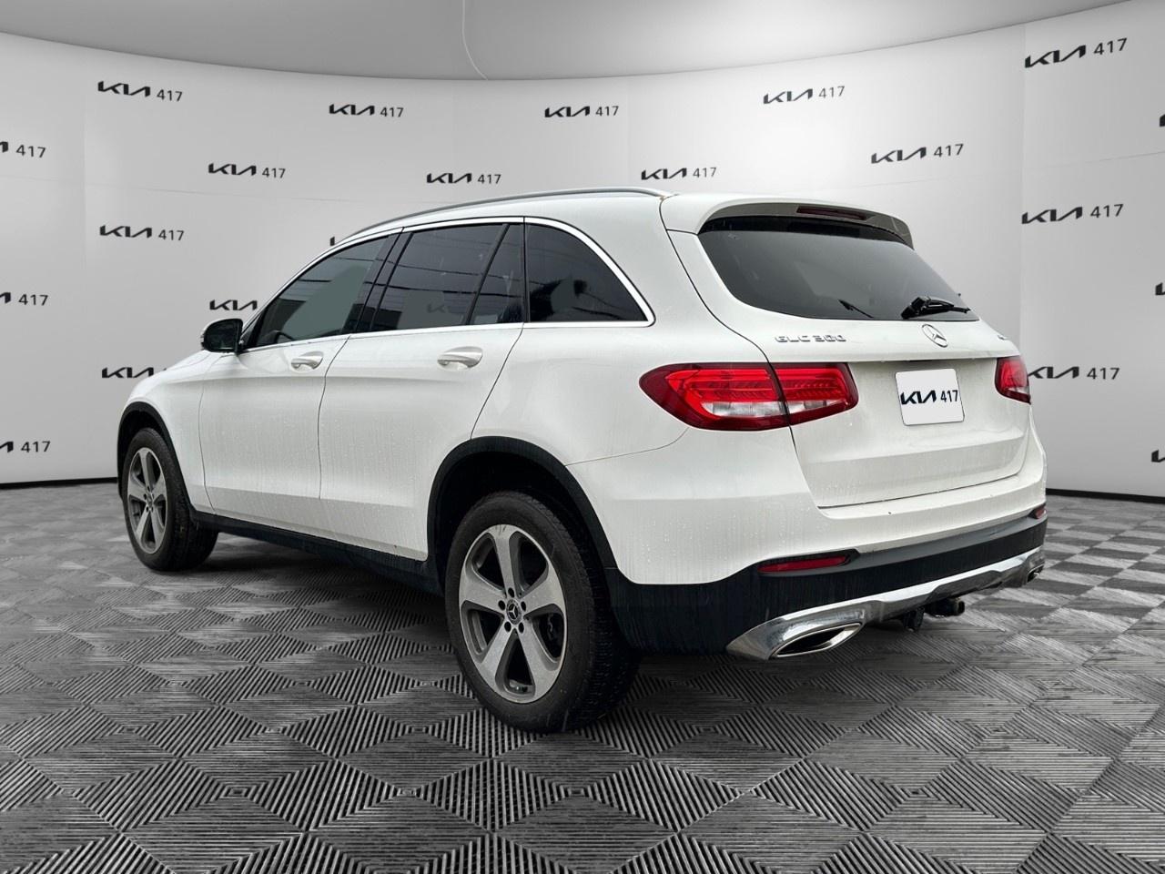 2018 Mercedes-Benz GLC GLC 300 4MATIC SUV Photo2