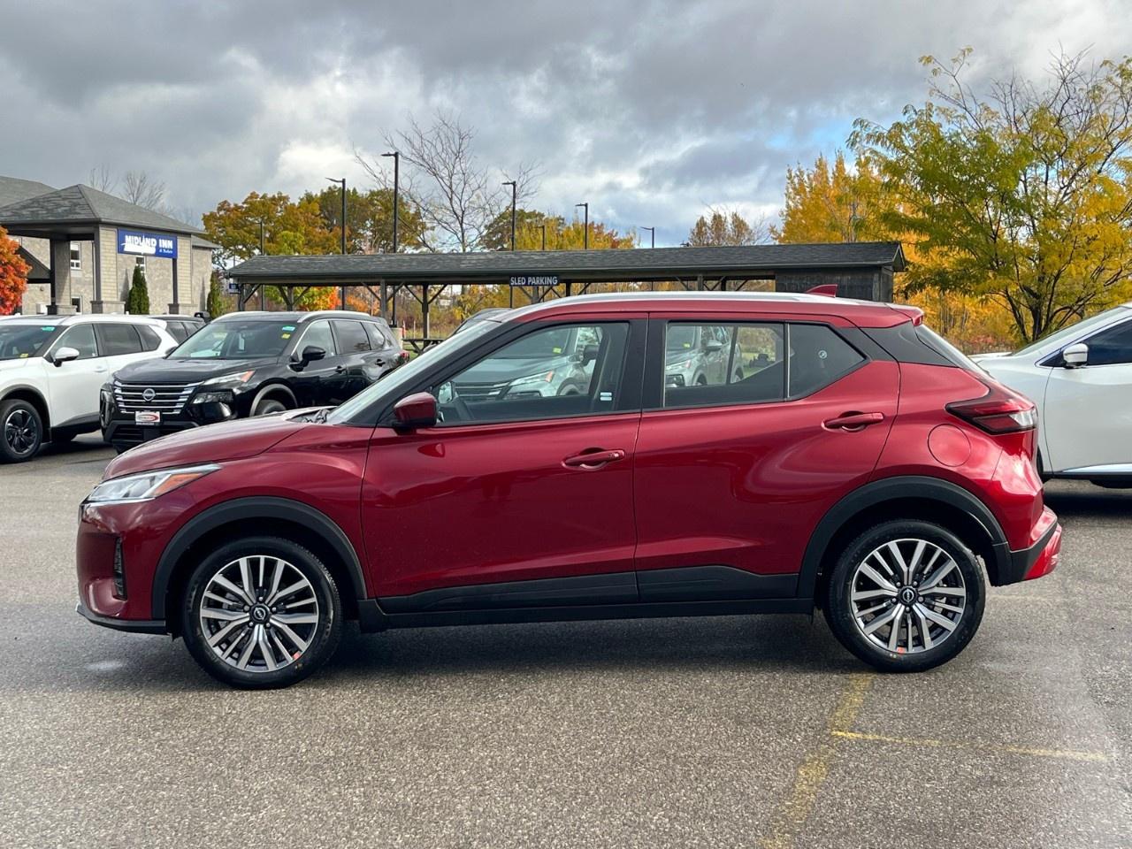 2025 Nissan Kicks Play SV FWD Photo