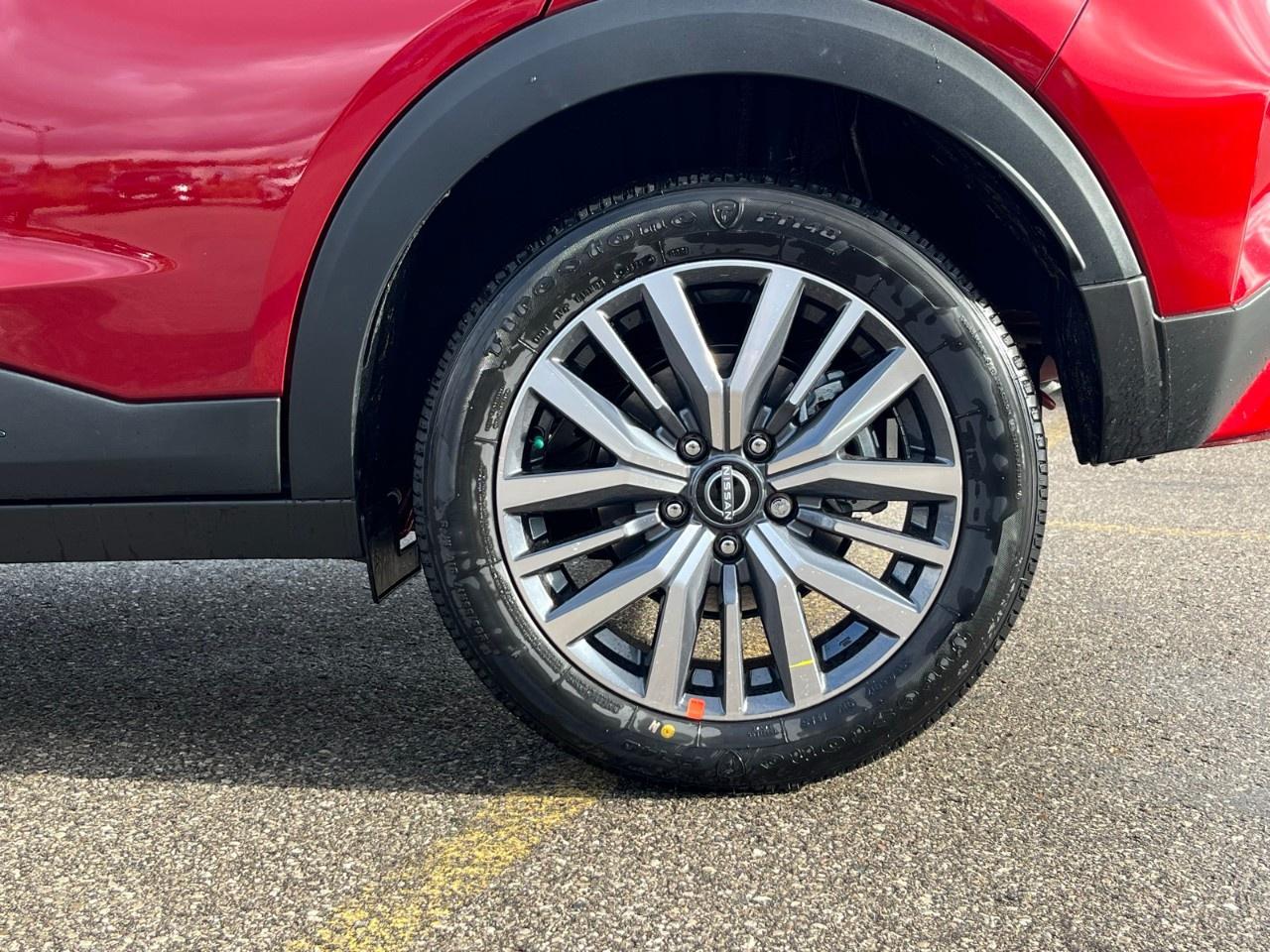 2025 Nissan Kicks Play SV FWD Photo