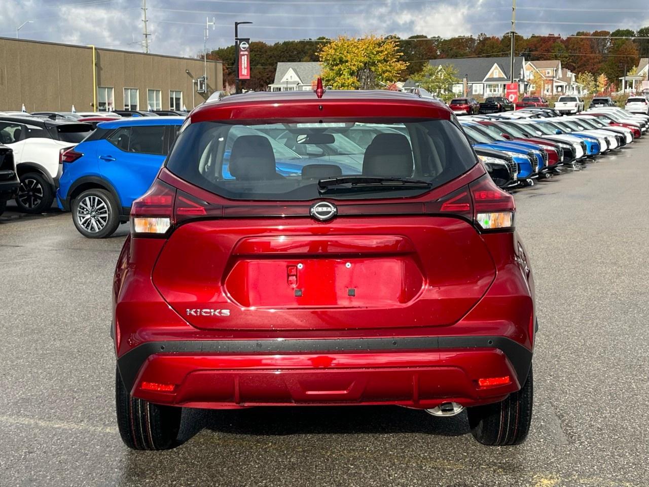 2025 Nissan Kicks Play SV FWD Photo