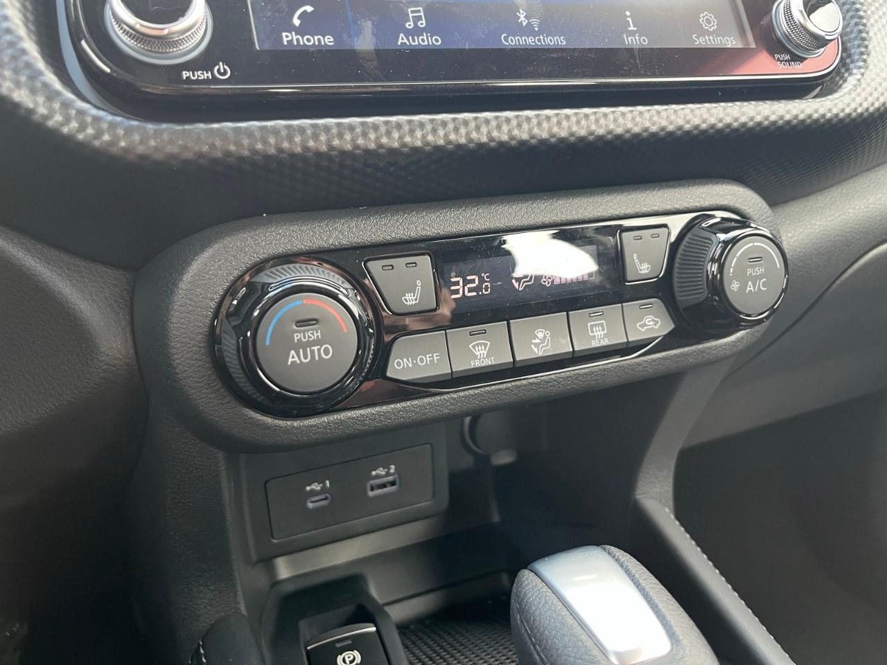 2025 Nissan Kicks Play SV FWD Photo