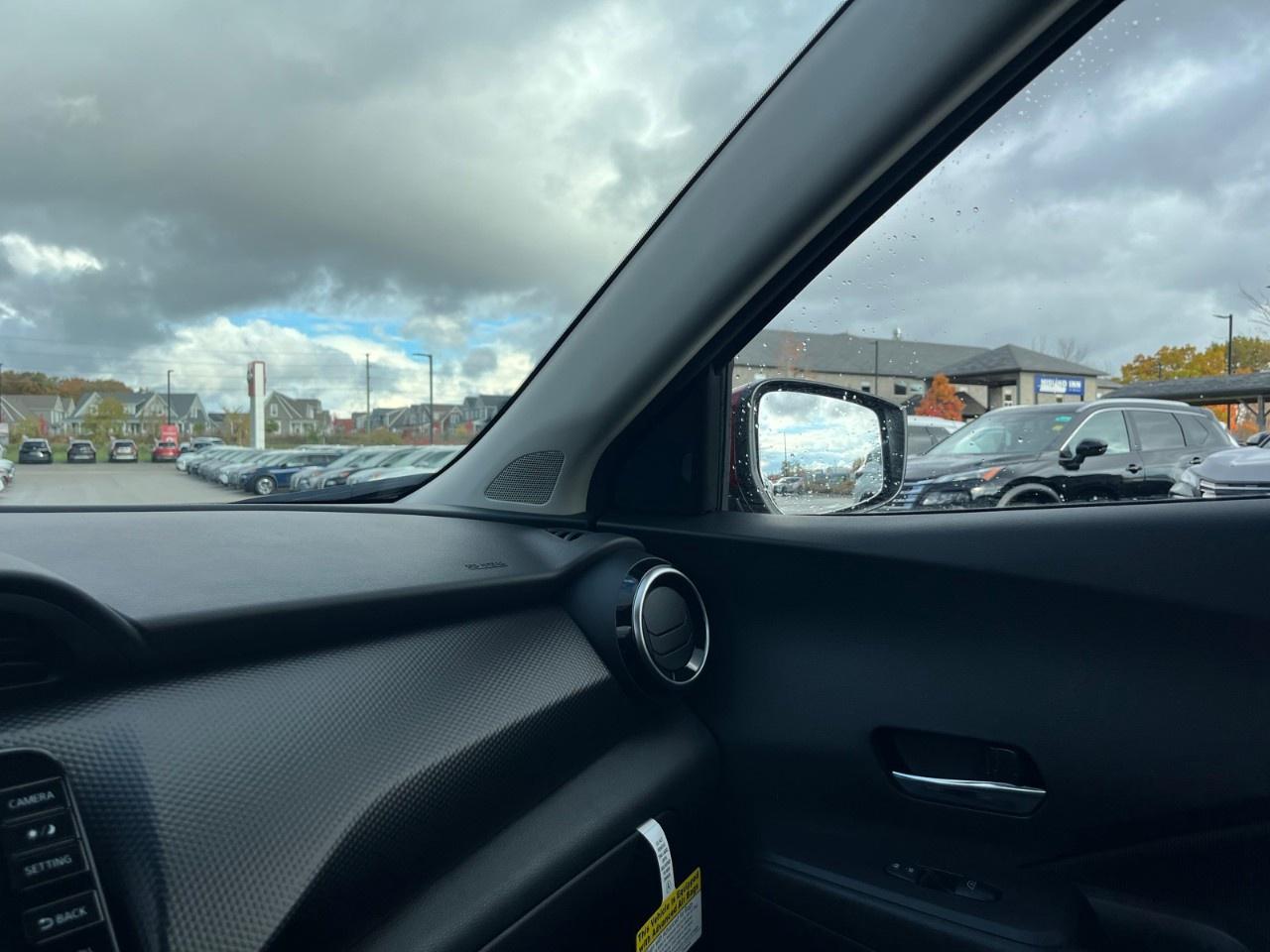 2025 Nissan Kicks Play SV FWD Photo