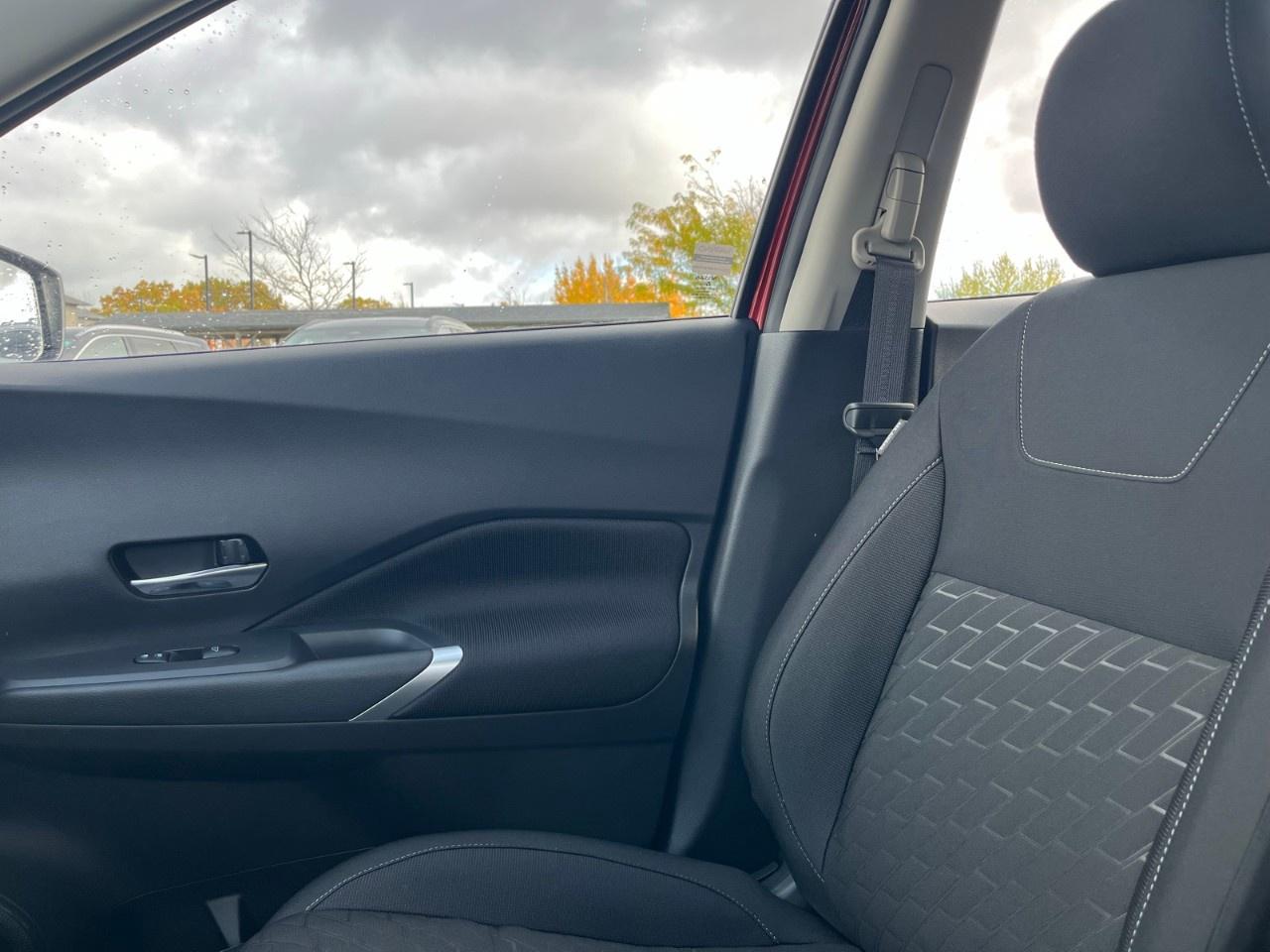 2025 Nissan Kicks Play SV FWD Photo