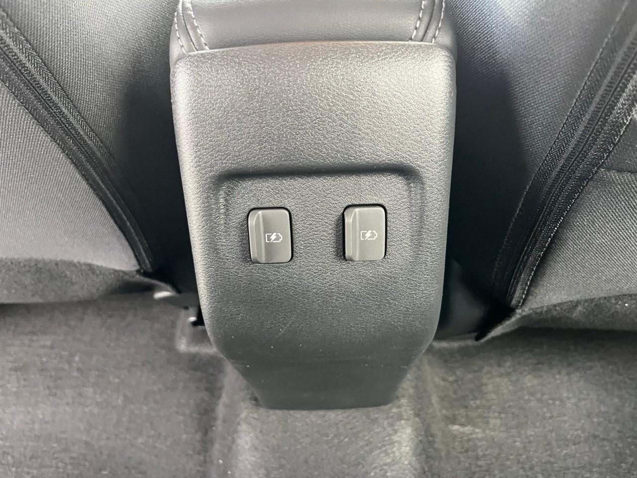 2025 Nissan Kicks Play SV FWD Photo