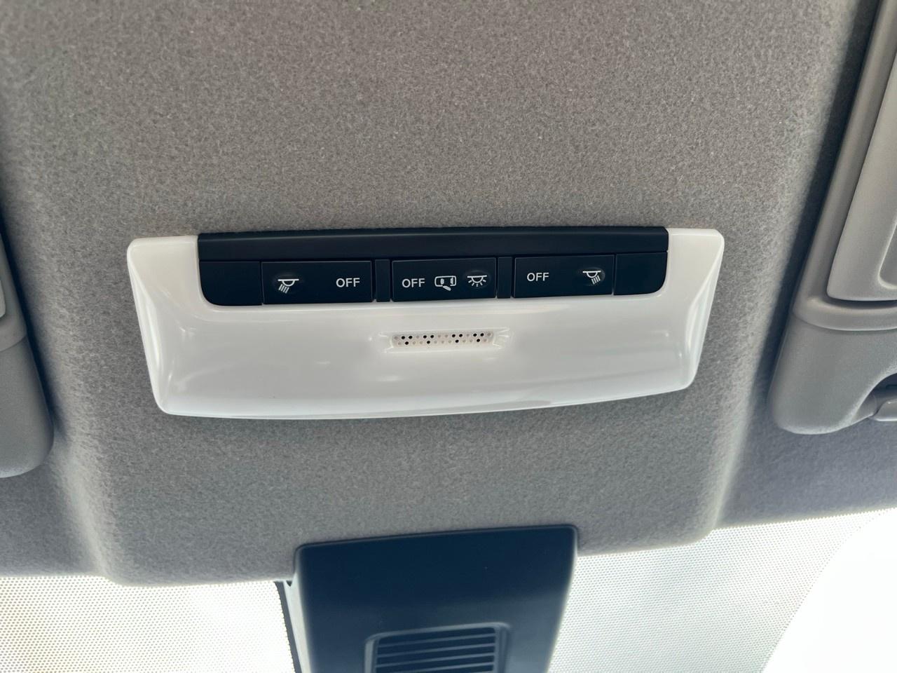 2025 Nissan Kicks Play SV FWD Photo