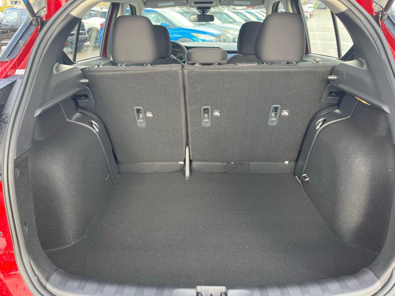 2025 Nissan Kicks Play SV FWD Photo