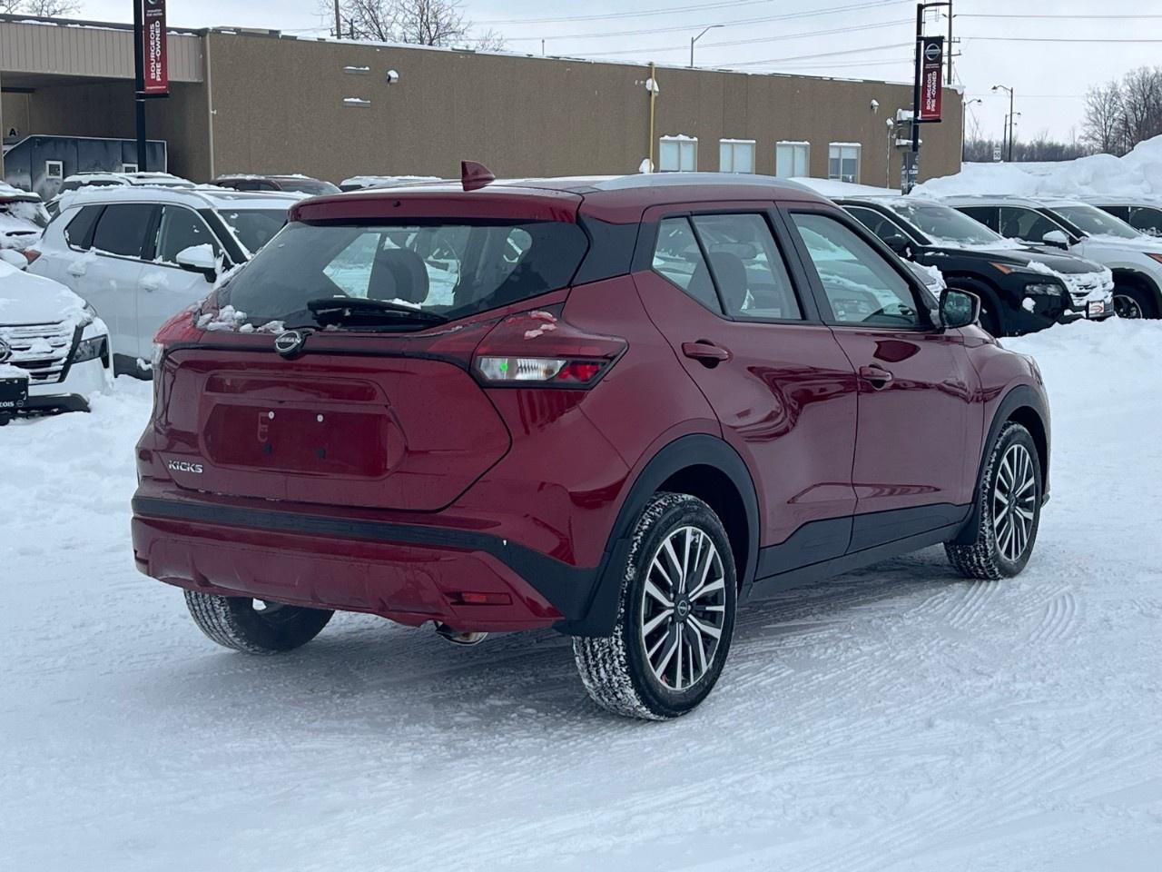 2025 Nissan Kicks Play SV FWD Photo