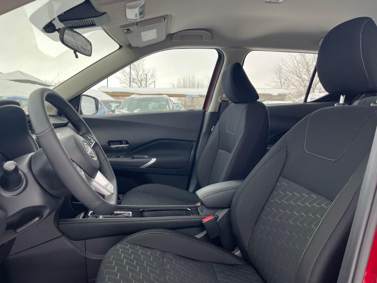 2025 Nissan Kicks Play SV FWD Photo