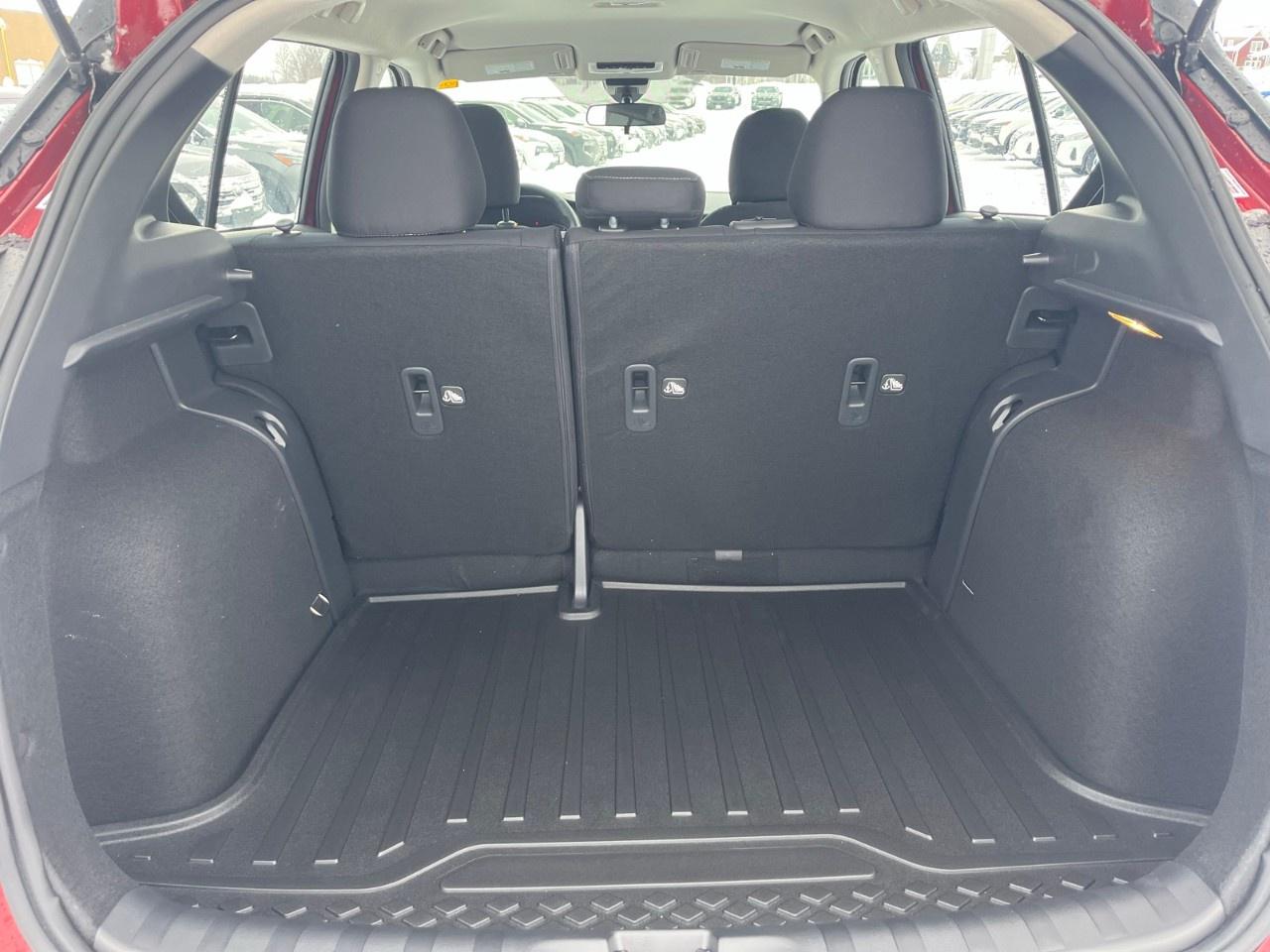 2025 Nissan Kicks Play SV FWD Photo