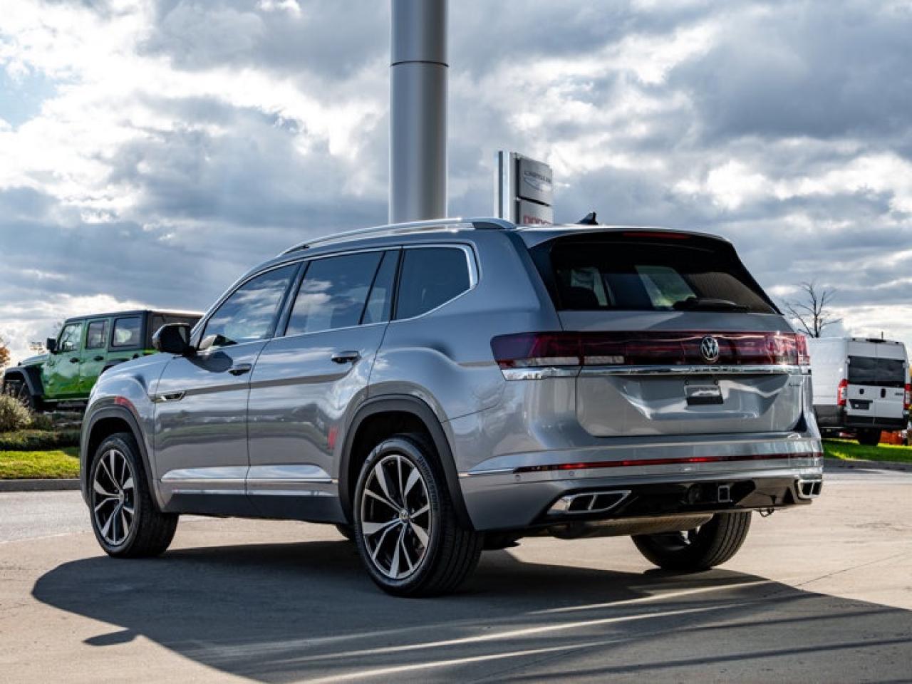 2024 Volkswagen Atlas EXECLINE Photo