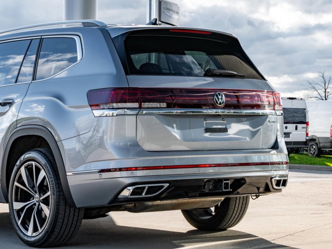 2024 Volkswagen Atlas EXECLINE Photo