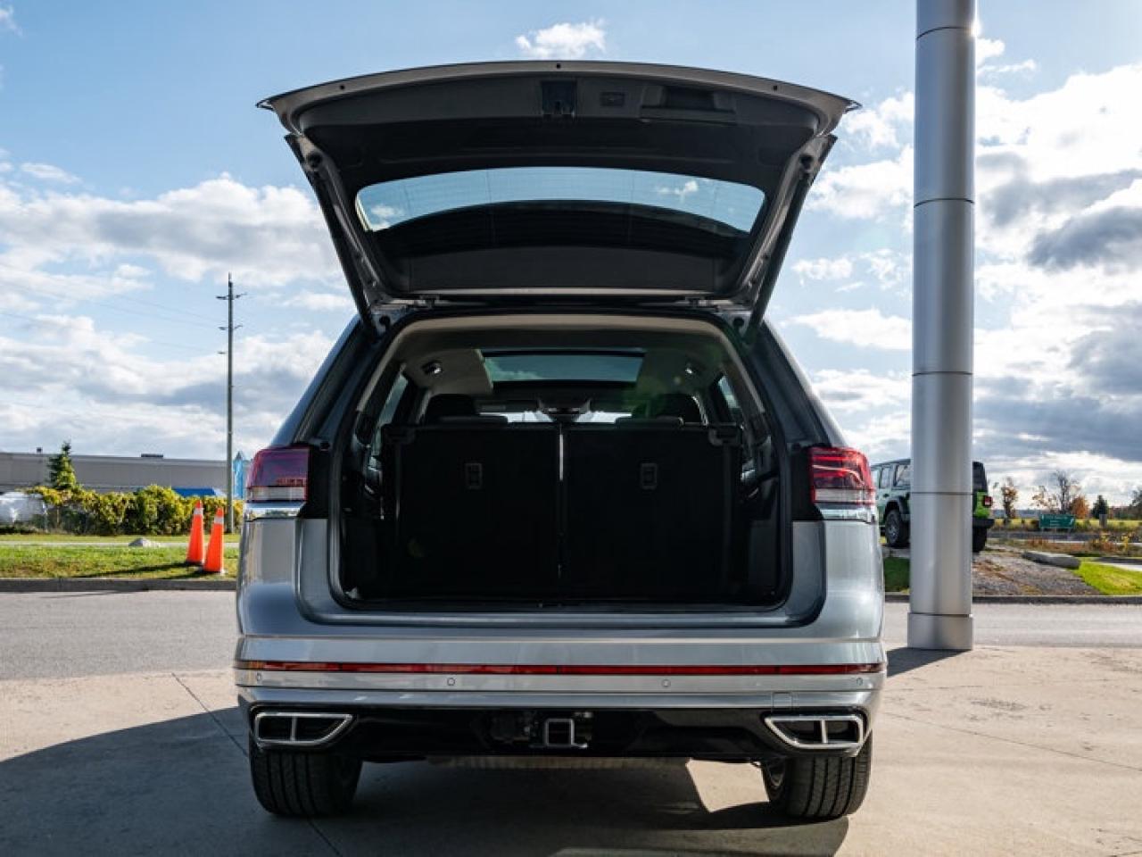 2024 Volkswagen Atlas EXECLINE Photo