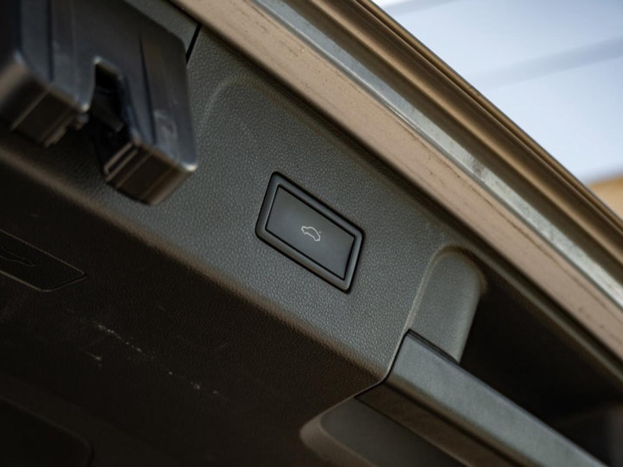 2024 Volkswagen Atlas EXECLINE Photo