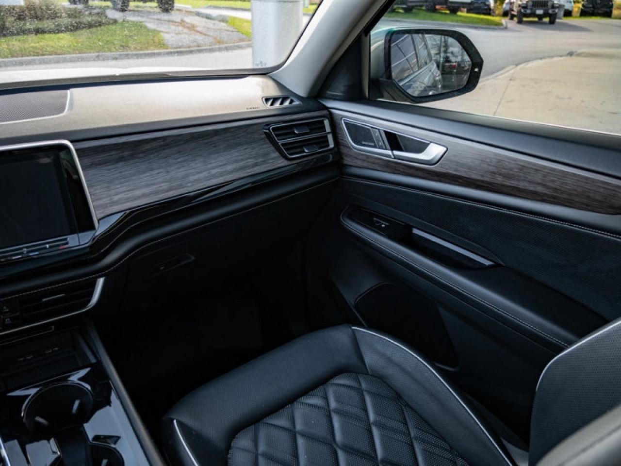 2024 Volkswagen Atlas EXECLINE Photo