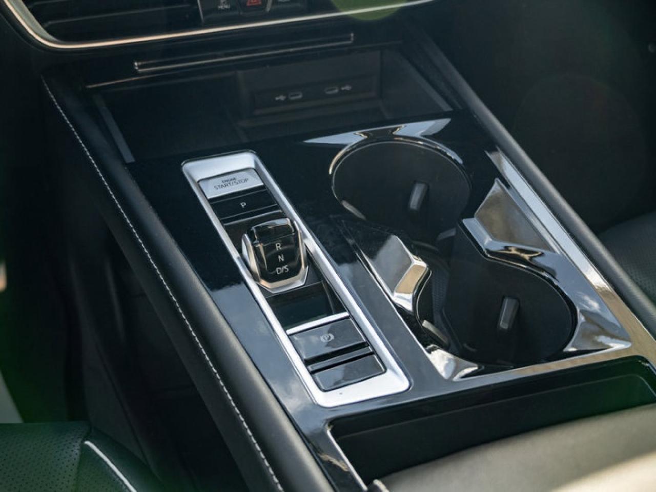 2024 Volkswagen Atlas EXECLINE Photo