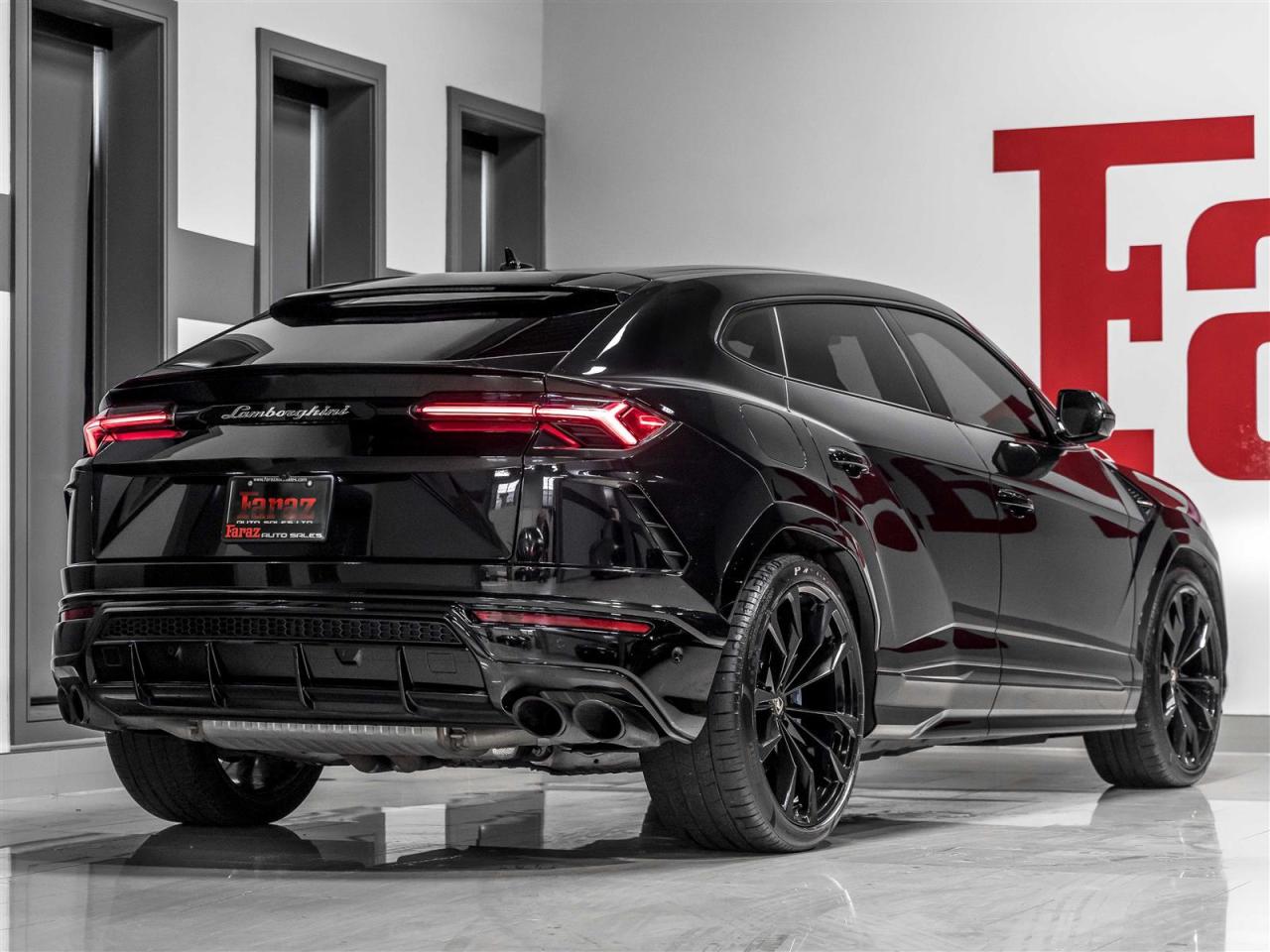 2022 Lamborghini Urus CARBON INTERIOR|23INCH|B&O 3D|PARK ASSIST|LOADED Photo