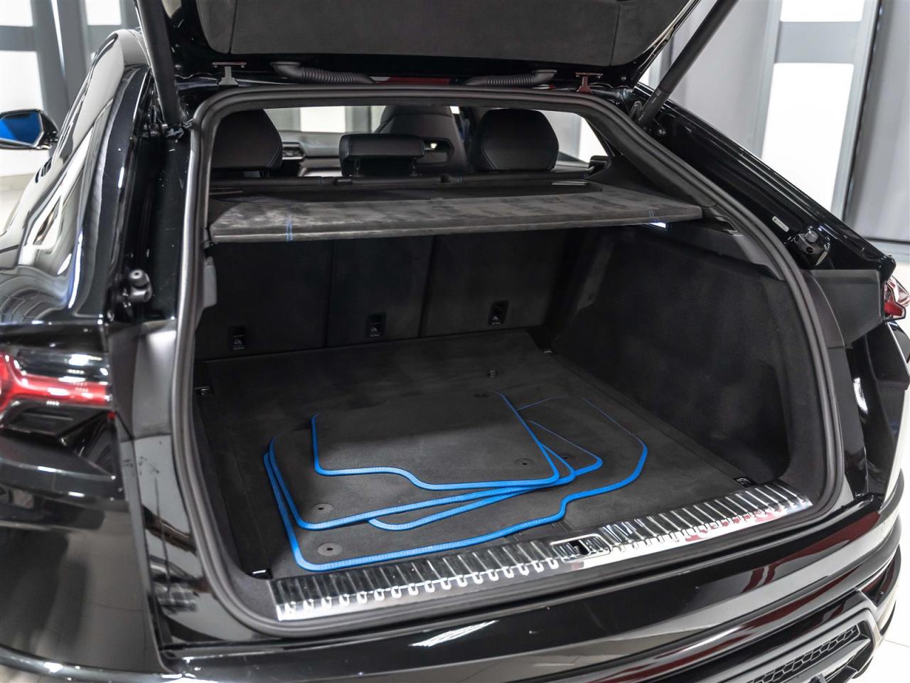 2022 Lamborghini Urus CARBON INTERIOR|23INCH|B&O 3D|PARK ASSIST|LOADED Photo