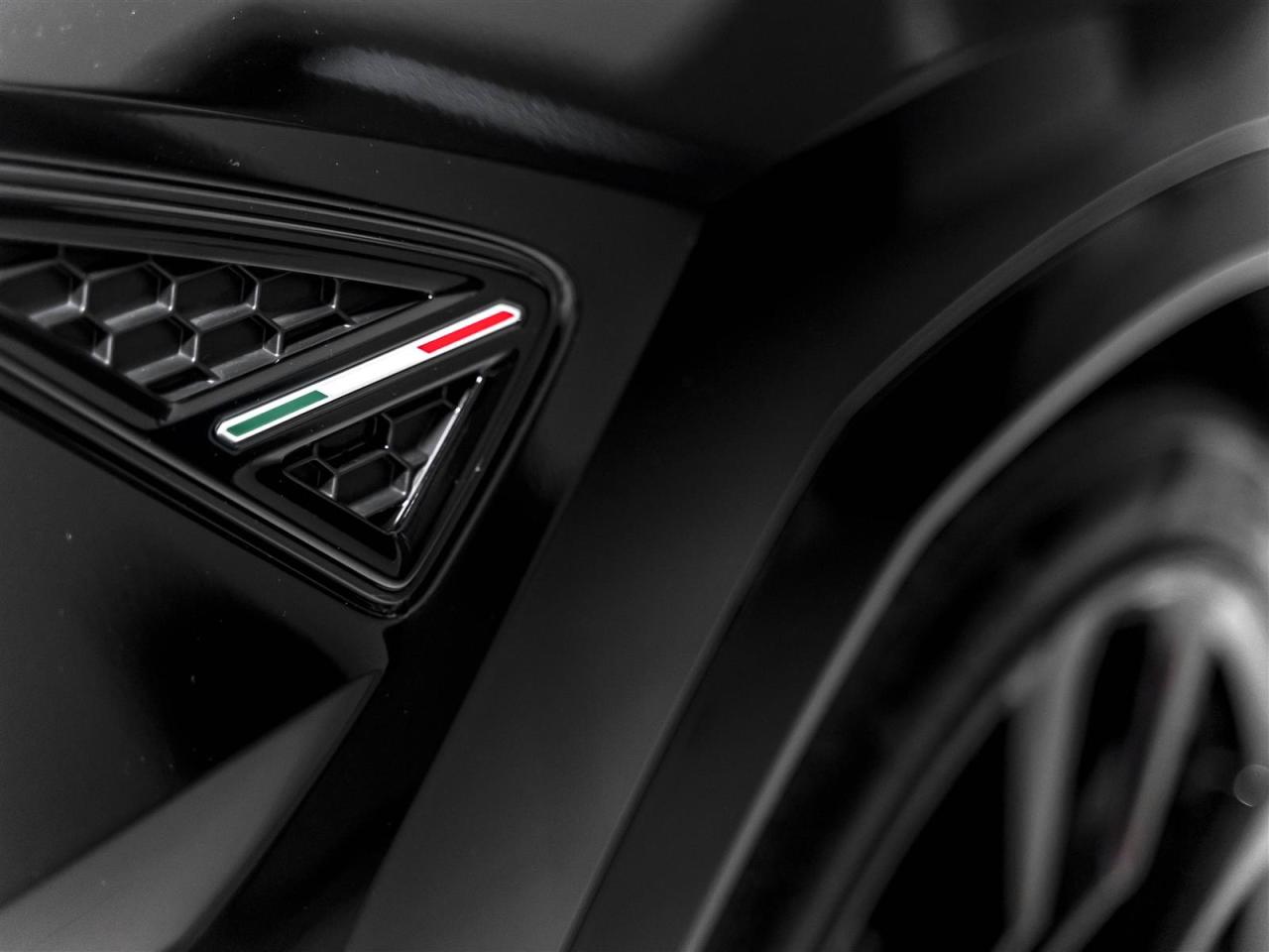 2022 Lamborghini Urus CARBON INTERIOR|23INCH|B&O 3D|PARK ASSIST|LOADED Photo