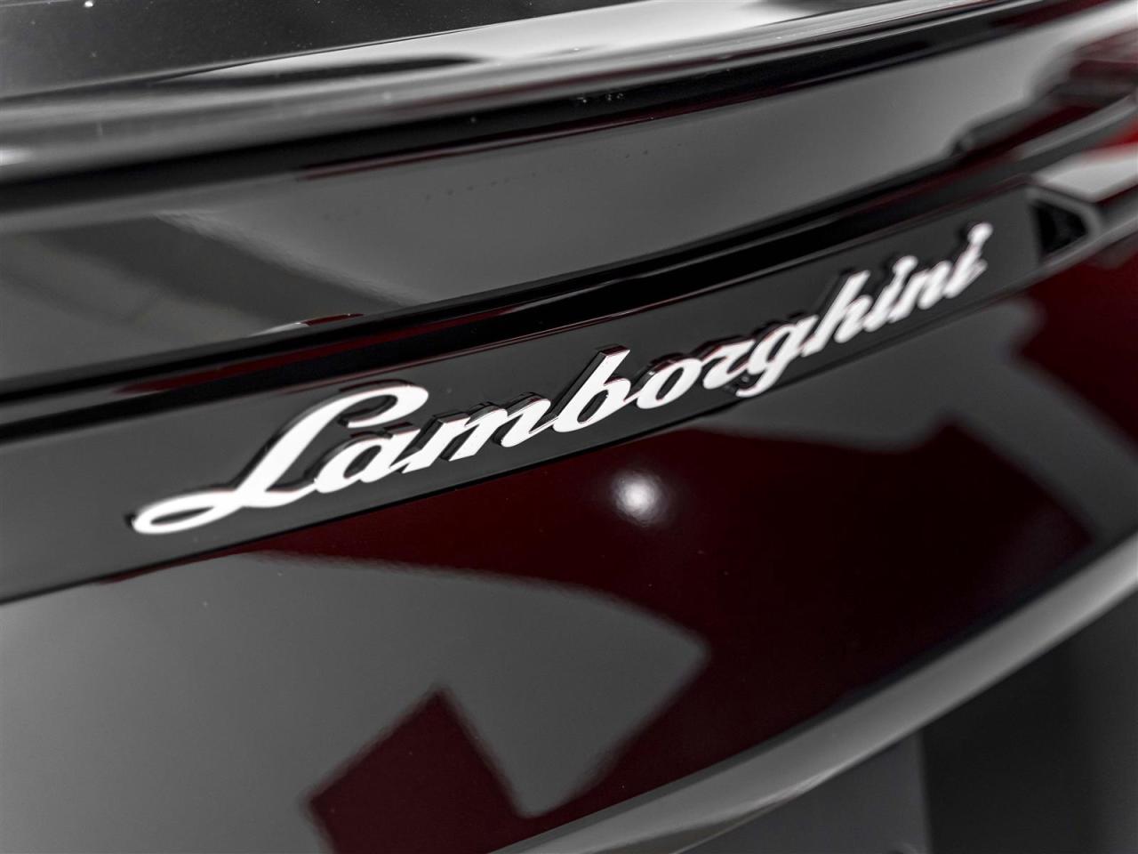 2022 Lamborghini Urus CARBON INTERIOR|23INCH|B&O 3D|PARK ASSIST|LOADED Photo