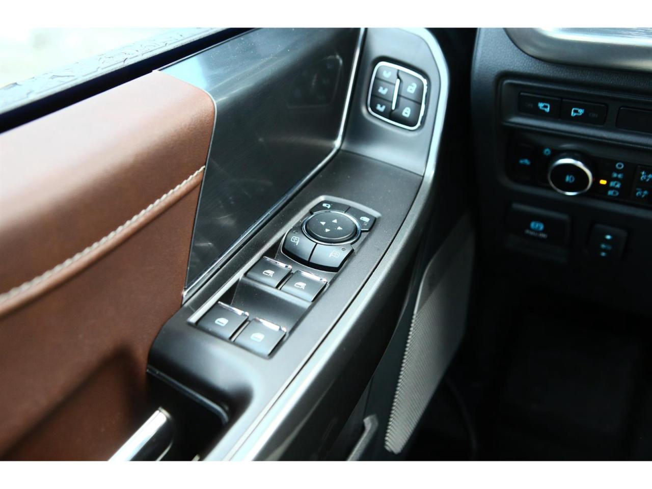 2023 Ford F-150 Lariat | SuperCrew | Pano Roof | Navigation | TOW Pkg Photo