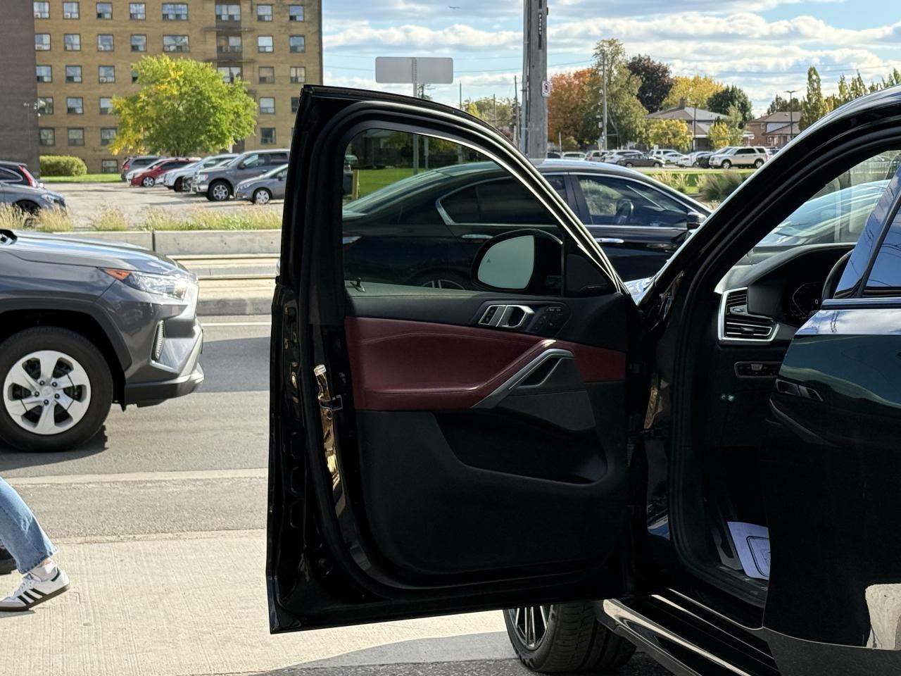 2021 BMW X6 //M SPORT | RED LEATHER | HUD | PANO | 360 CAMERA Photo