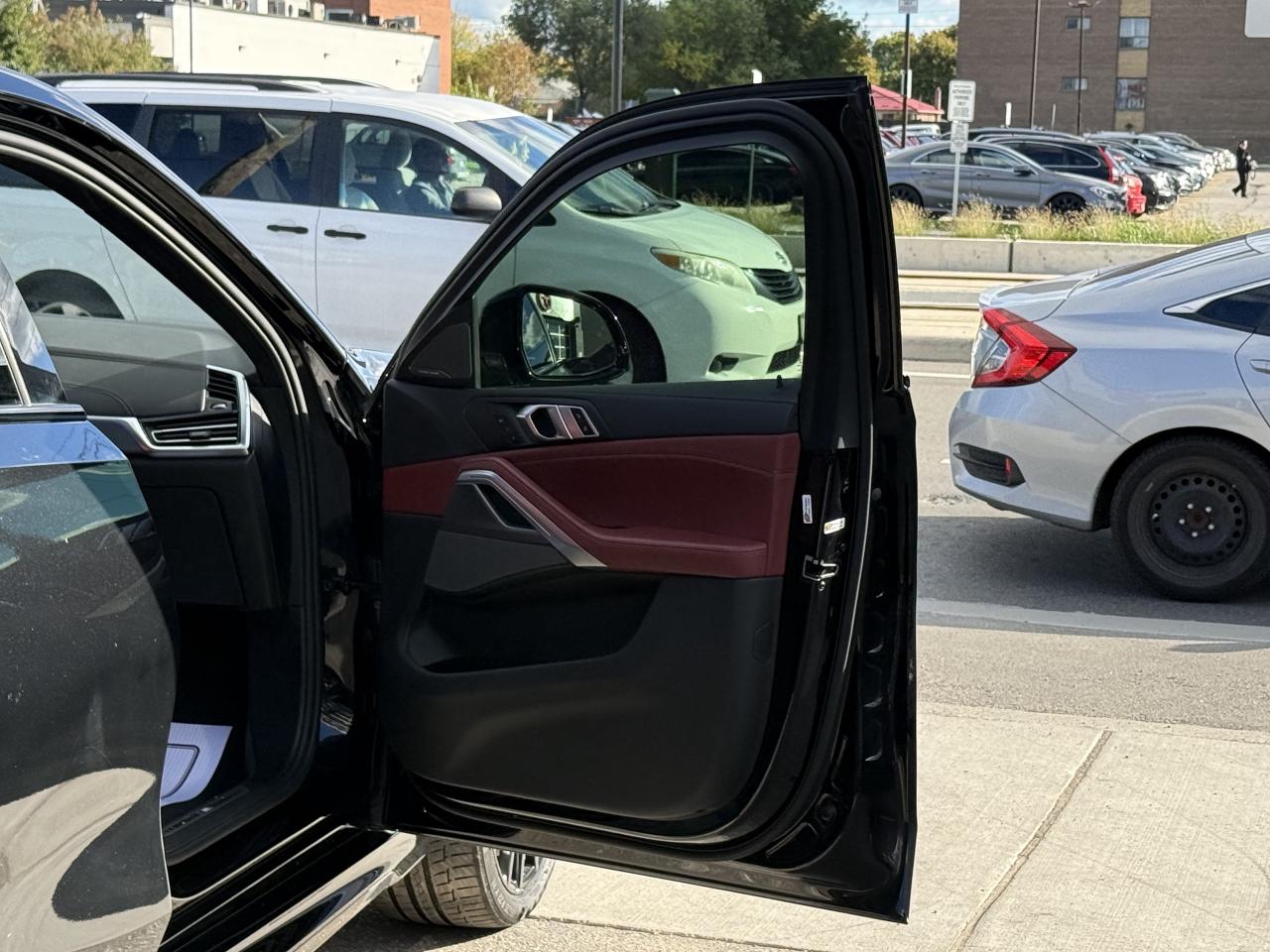 2021 BMW X6 //M SPORT | RED LEATHER | HUD | PANO | 360 CAMERA Photo