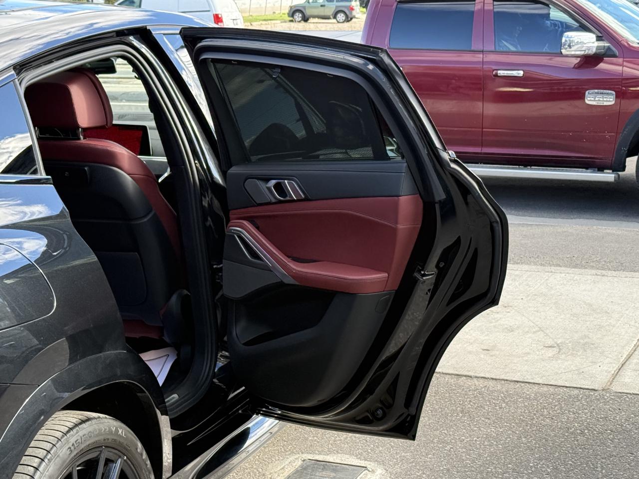 2021 BMW X6 //M SPORT | RED LEATHER | HUD | PANO | 360 CAMERA Photo