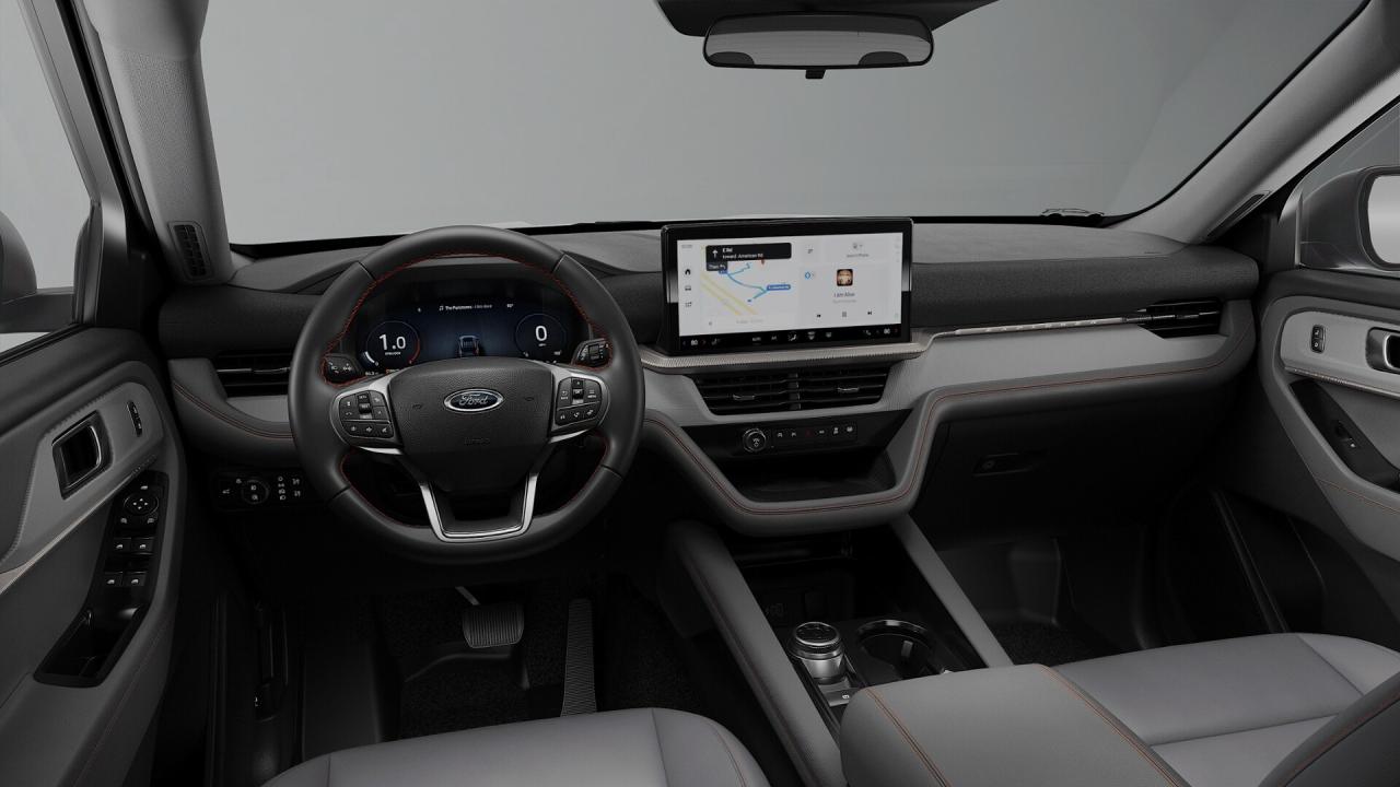 2026 Ford Explorer Active Photo5
