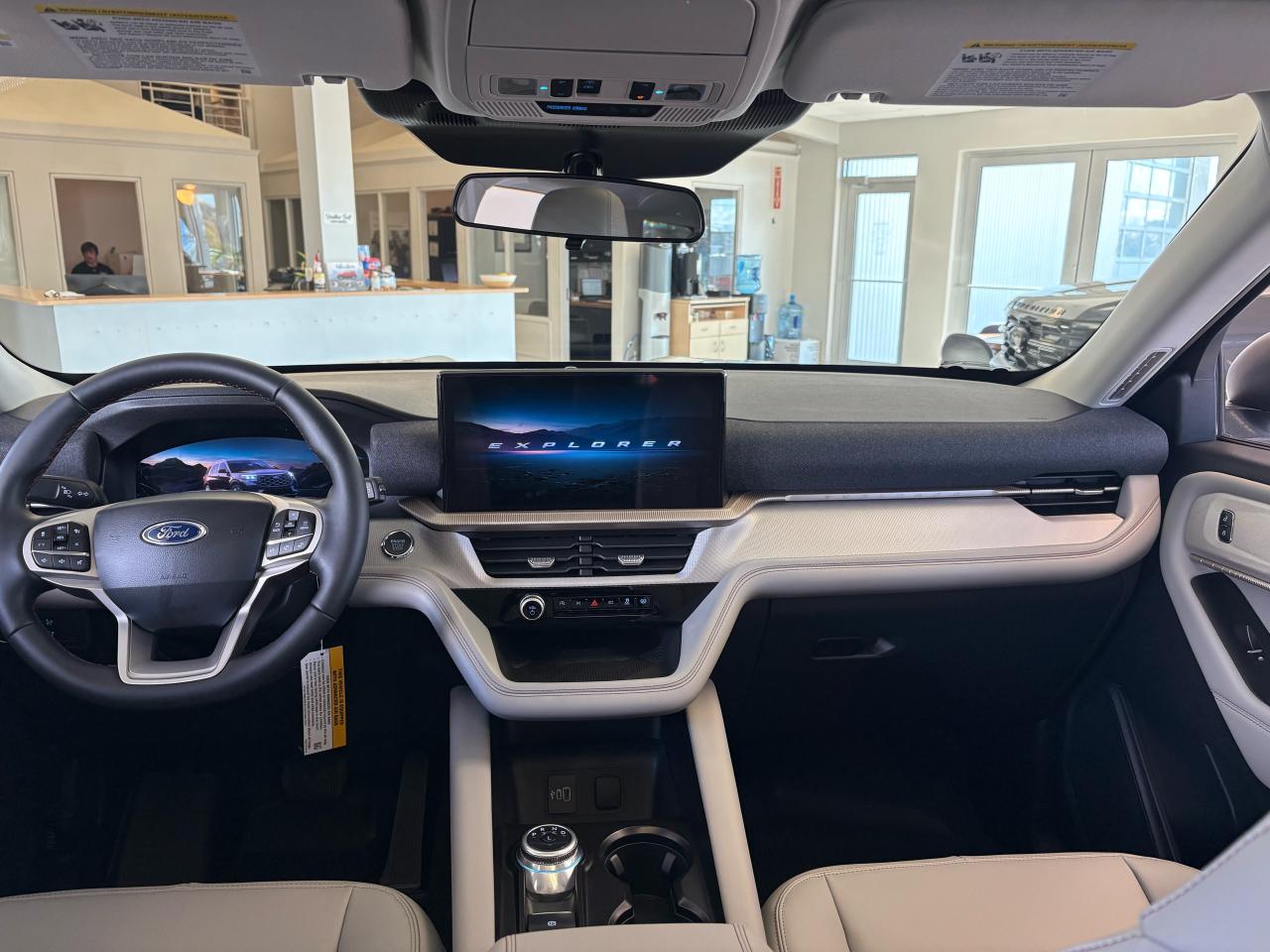 2026 Ford Explorer Active Photo5