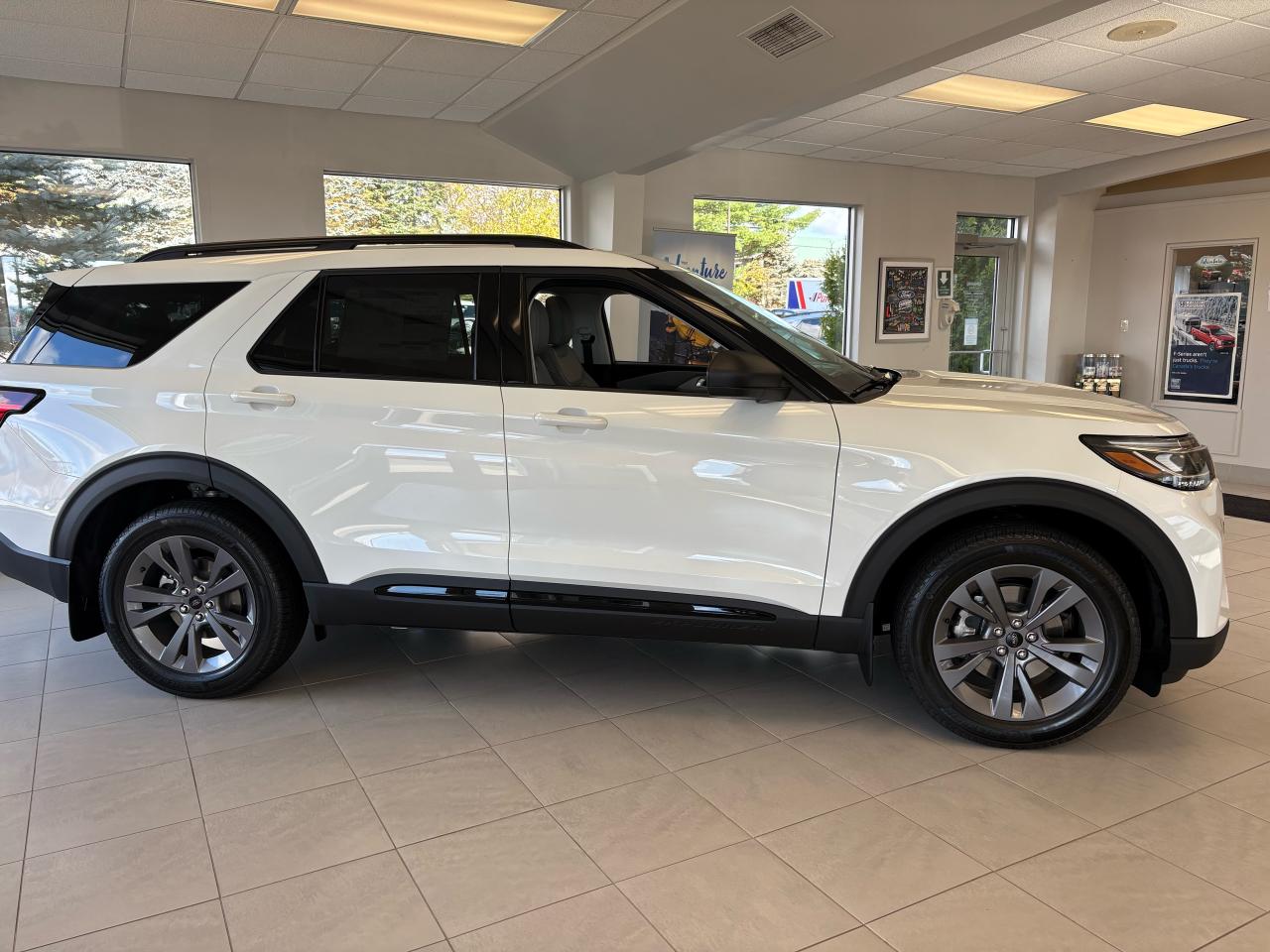 2026 Ford Explorer Active Photo