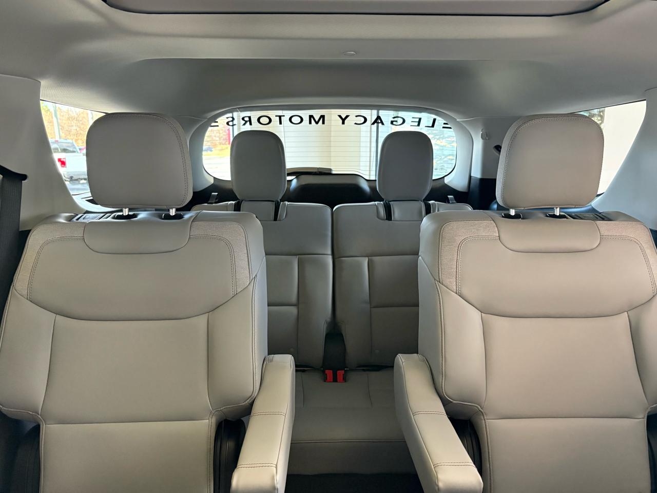 2026 Ford Explorer Active Photo5