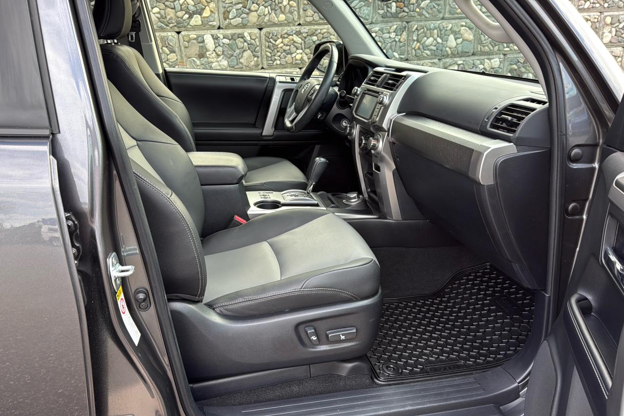 2019 Toyota 4Runner SR5 Photo