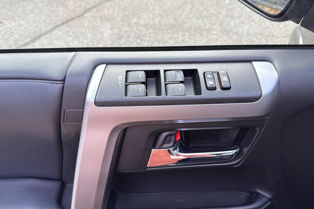 2019 Toyota 4Runner SR5 Photo