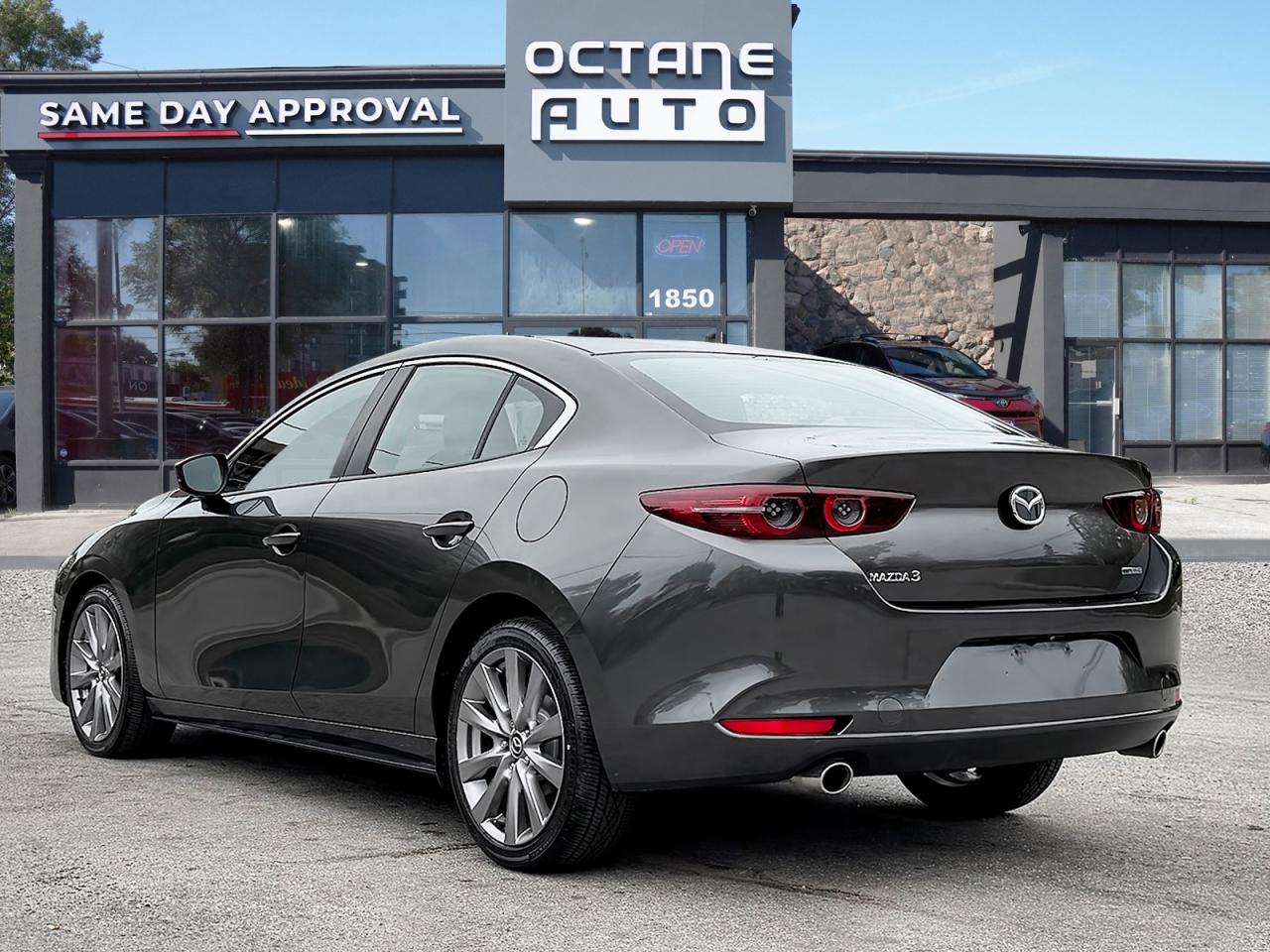2019 Mazda MAZDA3 GT Auto FWD Photo3