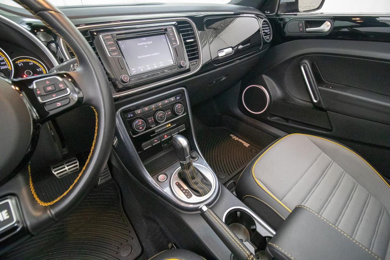 2019 Volkswagen Beetle Dune Photo5