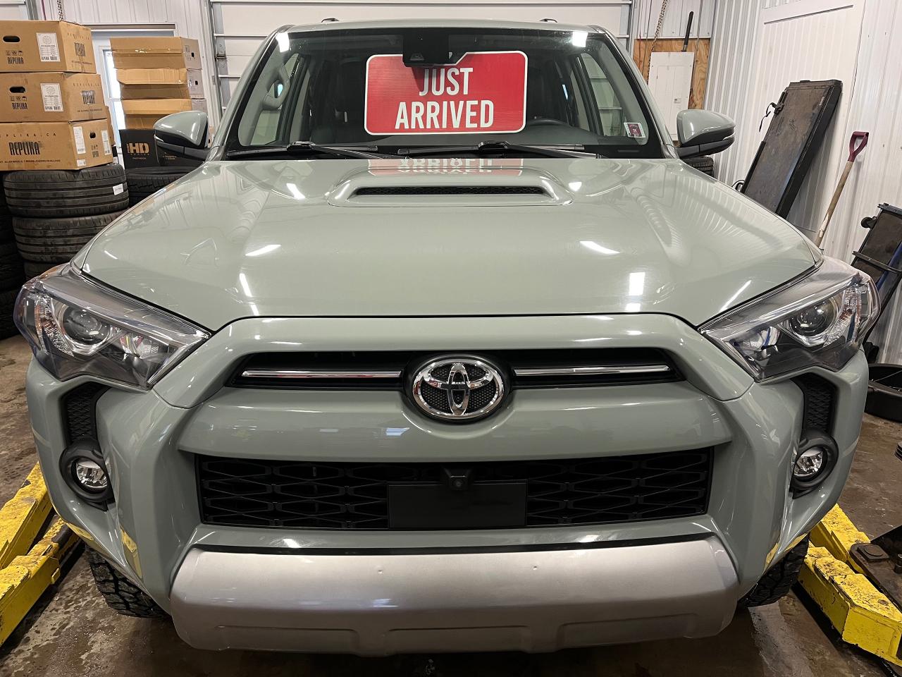 2022 Toyota 4Runner TRD Off-Road - Photo #2