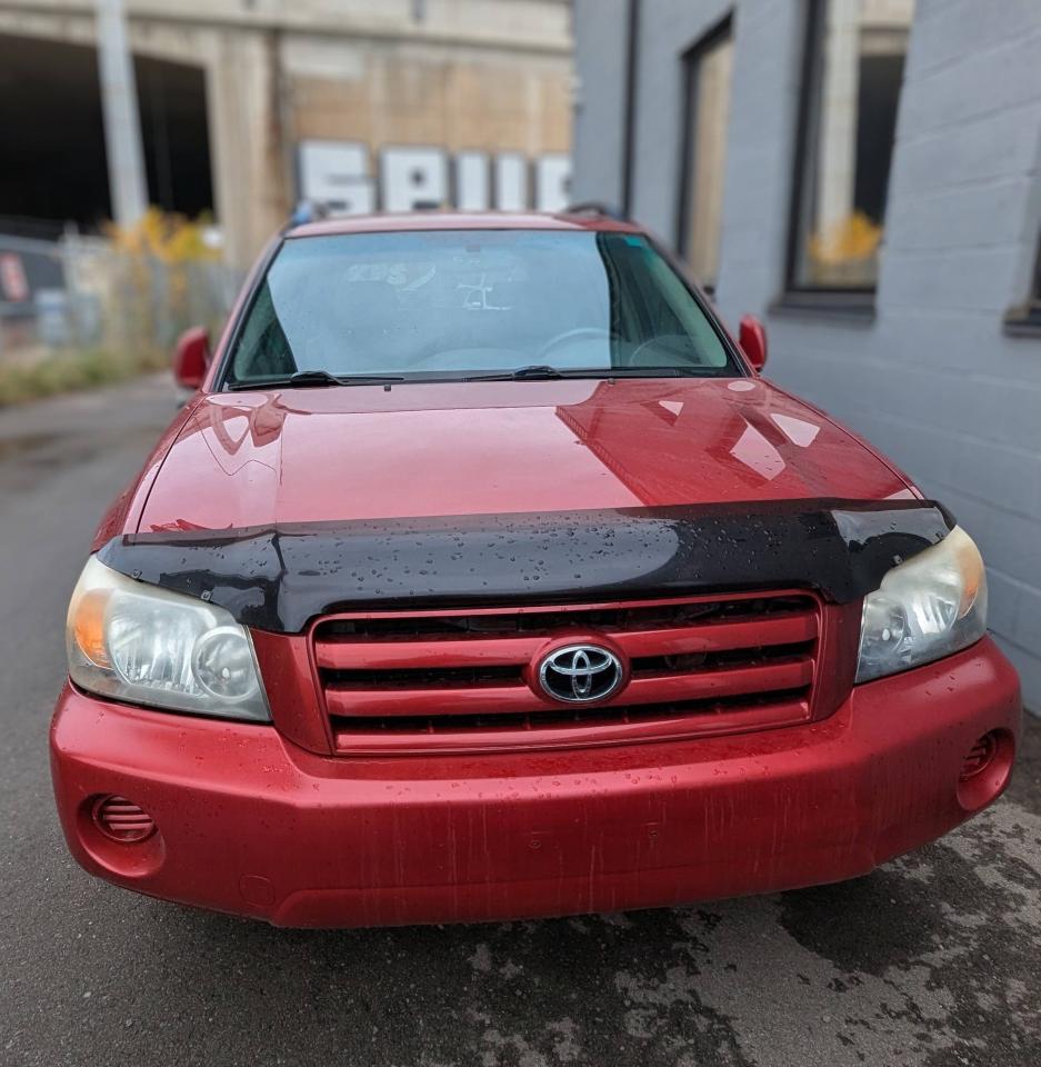 Used 2004 Toyota Highlander 4dr V6 4WD for sale in Toronto, ON