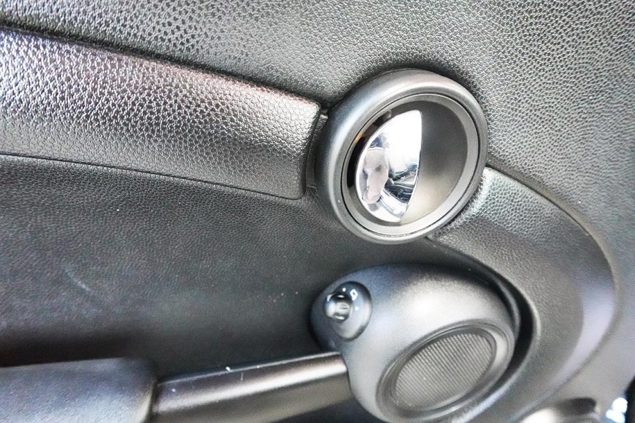 2015 MINI Cooper Convertible LOW KM,NO ACCIDENT,AUTO,CONVERTIBLE - Photo #16