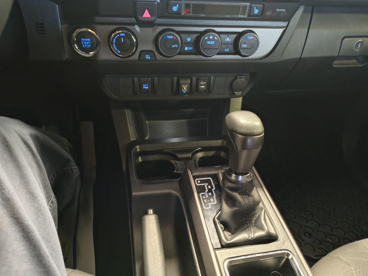 2019 Toyota Tacoma TRD SPORT 4X4 Photo0