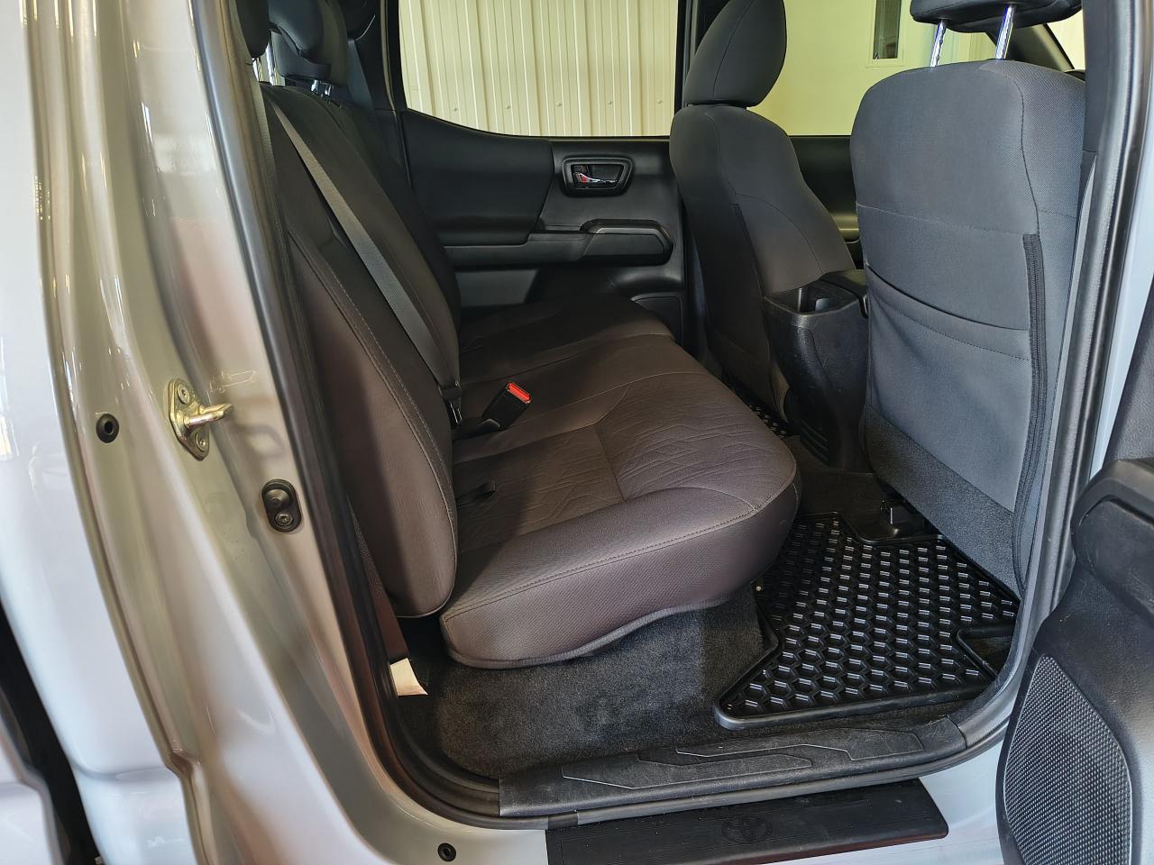 2019 Toyota Tacoma TRD SPORT 4X4 Photo0