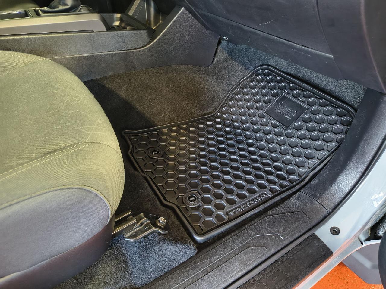 2019 Toyota Tacoma TRD SPORT 4X4 Photo0