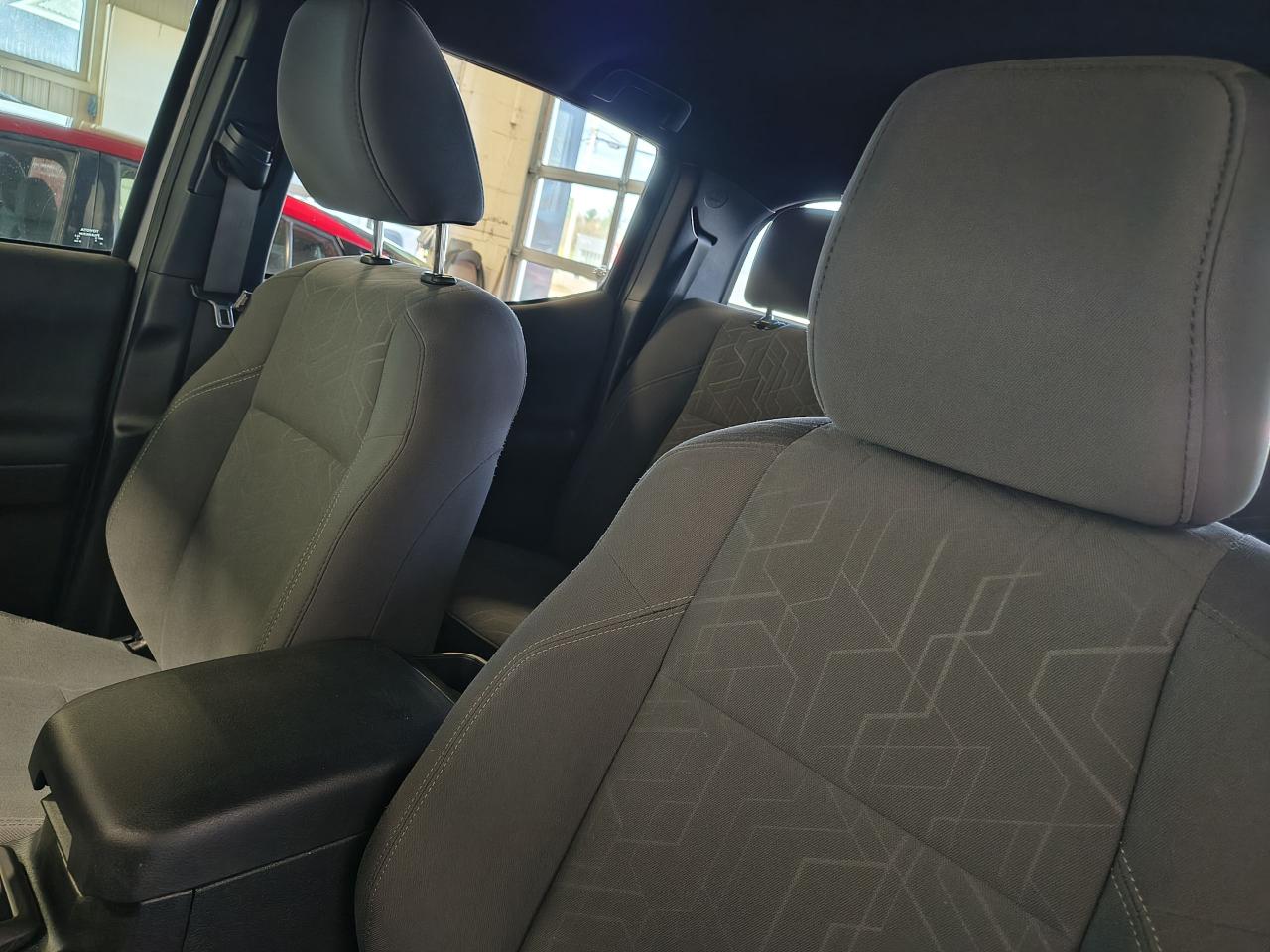 2019 Toyota Tacoma TRD SPORT 4X4 Photo0