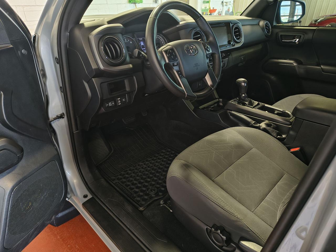 2019 Toyota Tacoma TRD SPORT 4X4 Photo0