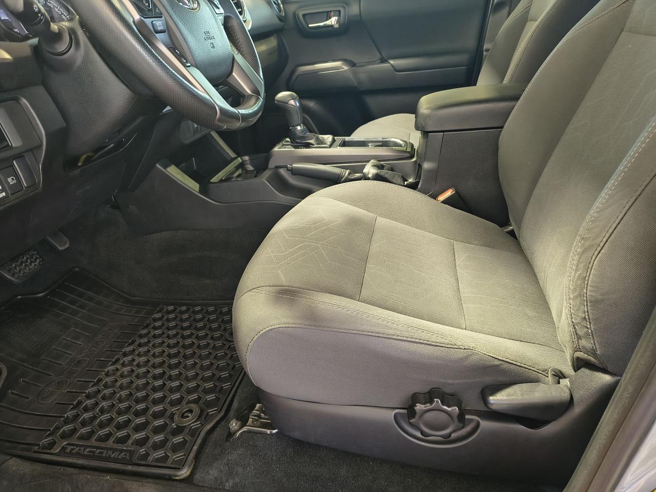 2019 Toyota Tacoma TRD SPORT 4X4 Photo0