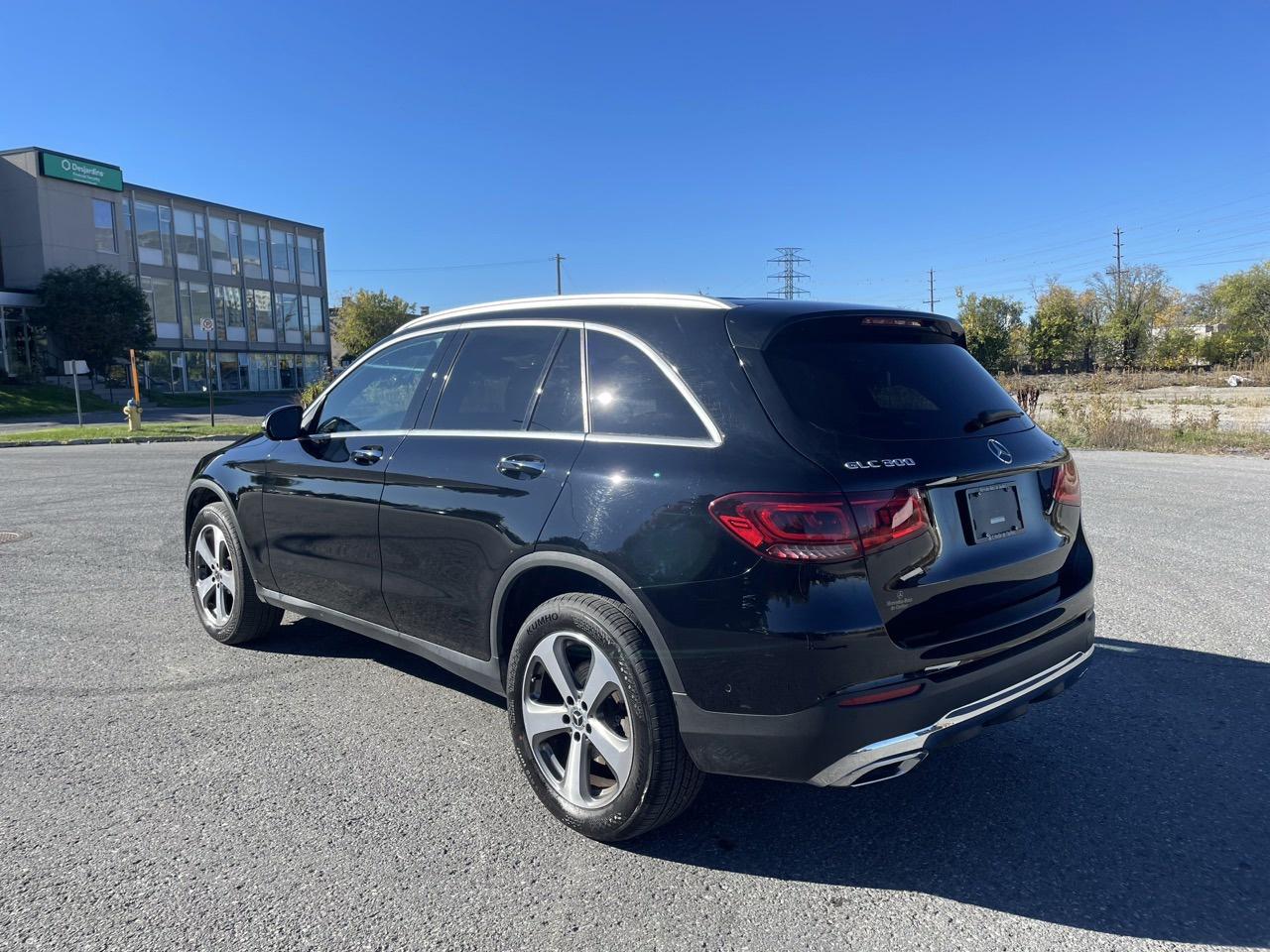 2022 Mercedes-Benz GLC-Class GLC300 4MATIC - Photo #3