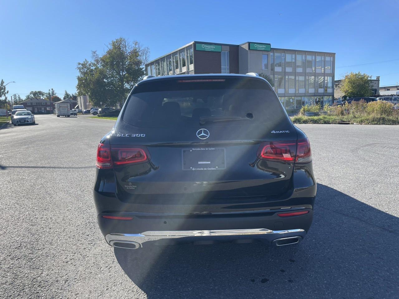 2022 Mercedes-Benz GLC-Class GLC300 4MATIC - Photo #4