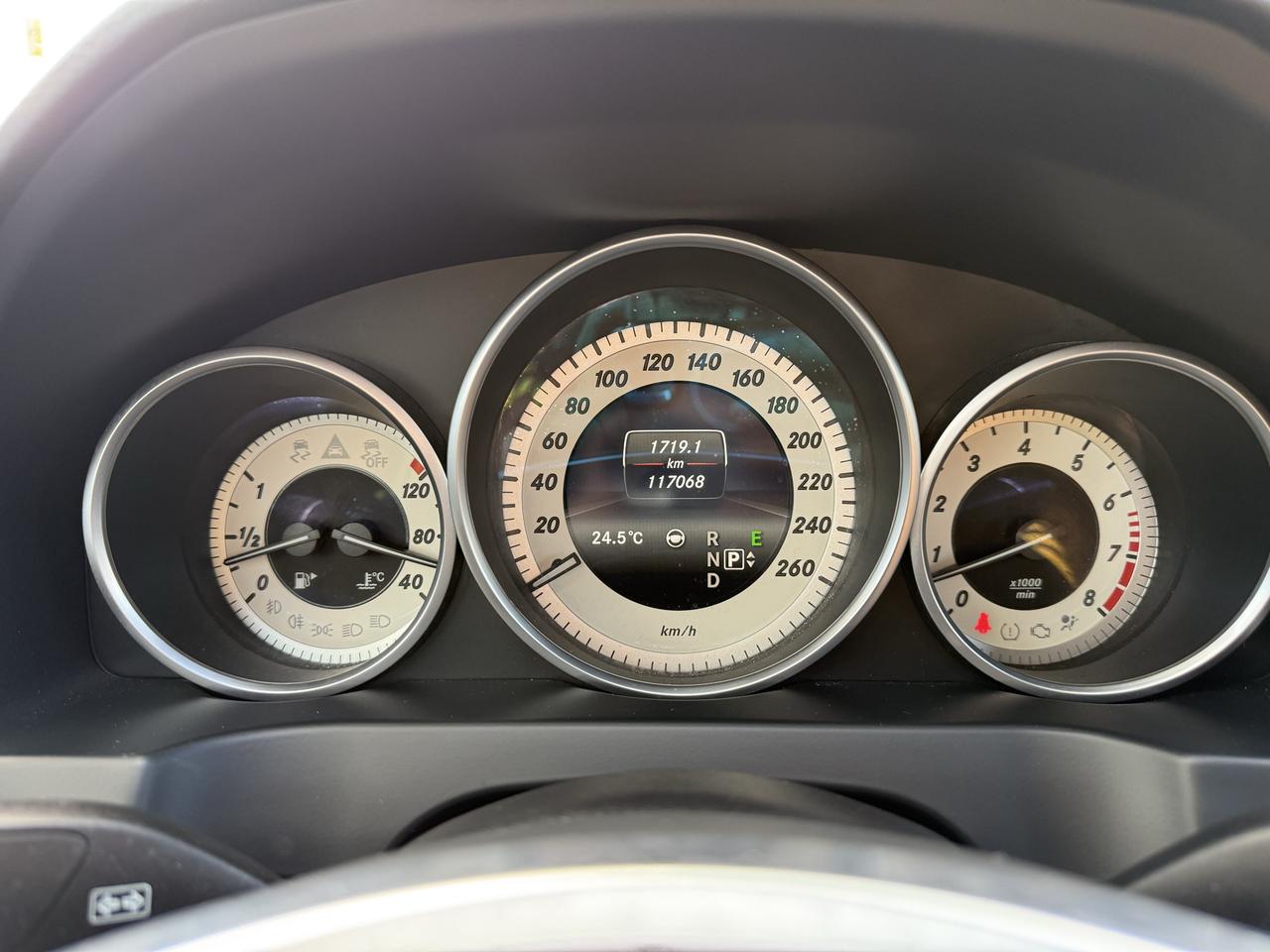 2016 Mercedes-Benz E-Class E 400 Photo